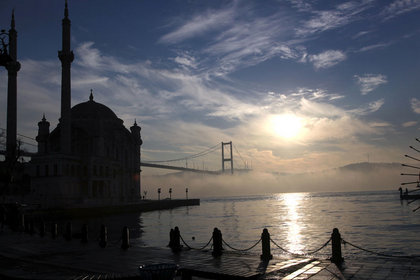 İstanbul Boğazı'ndan geçen gemi sayısı azaldı