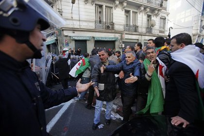 Cezayir greve gidiyor