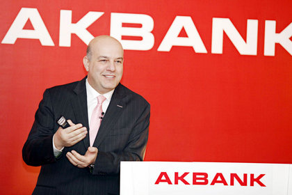 Akbank’ın 2010 net kârı 3 milyar 10 milyon TL oldu
