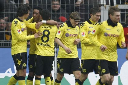 Bundesliga'da lider Dortmund 2 hafta sonra kazandı