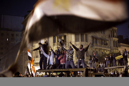 Mısır'da askerden göstericilere sert müdahele