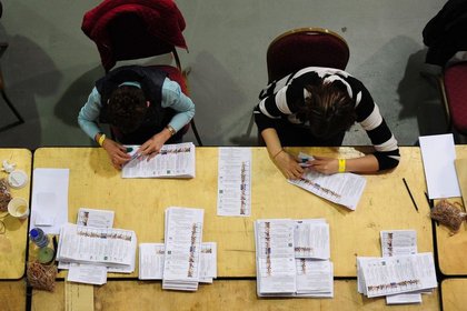 İrlanda'da oy sayımı devam ediyor
