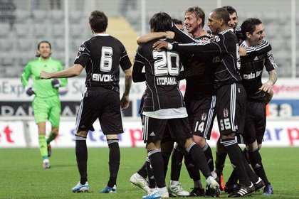 Beşiktaş Antalyaspor'u deplasmanda yendi