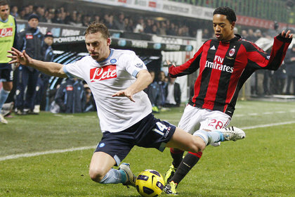 Serie A'da Milan takipçisi Napoli'yi 3-0 yendi