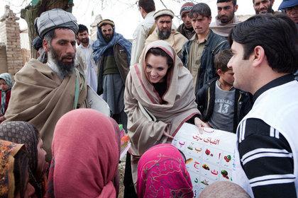 Angelina Jolie'den sürpriz ziyaret