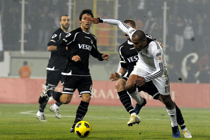 Beşiktaş ile Manisaspor ligde 10. maçına çıkıyor