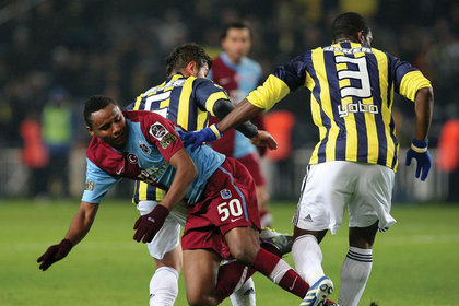 Spor Toto Süper Lig'de F. Bahçe ve Trabzon zirveyi paylaşıyor