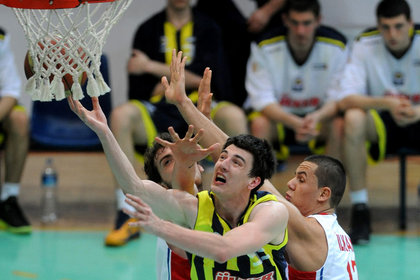 Beko Basketbol Ligi'nde F. Bahçe'nin liderliği sürüyor