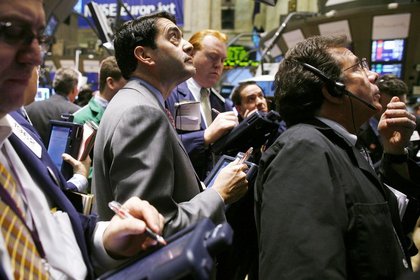 Yatırımcılar hisse senedi piyasasına geri dönüyor