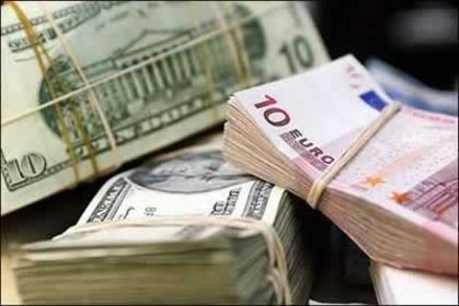 Dolar, euro karşısındaki kazançlarını geri  verdi