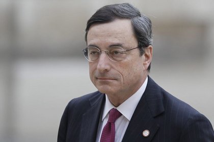 Sarkozy de AMB başkanlığı için Draghi'yi destekliyor 