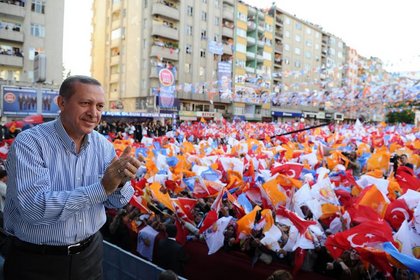 Erdoğan: 11 kent büyükşehir olma hakkını kazandı