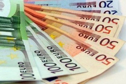 Ankara'da euro 2,3040 liradan satıldı