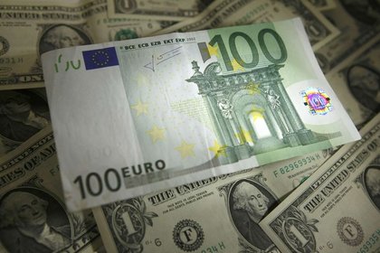 Euro / Dolar neden düşüyor?