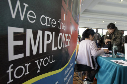 ABD'de işsizlik başvuruları beklenenden az düştü