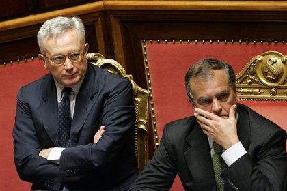 İtalya senatosu, tasarruf paketini onayladı