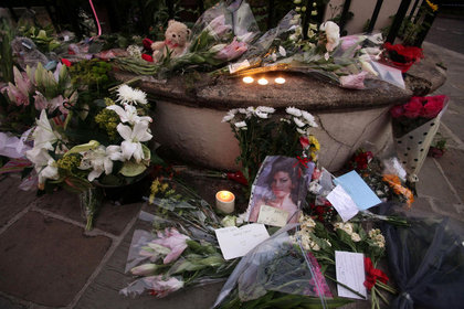 Amy Winehouse evinde ölü bulundu