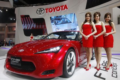 Toyota'nın üretimi ve satışları düştü