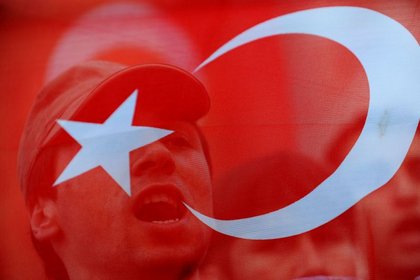 Times: Türkler hem kendilerini hem mahalleleri korudu