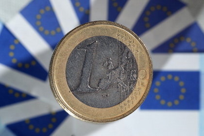 Euro, Frank karşısında geri adım attı