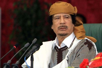 Kaddafi pes etmiyor