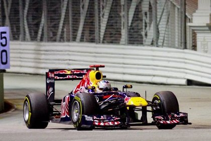 Vettel Singapur'un da en hızlısı