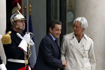 Sarkozy yarın Lagarde ile görüşecek