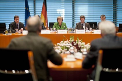 Almanya, ESM ve EFSF'nin paralel yürümesini istiyor