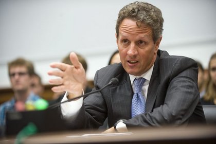 Geithner: Harcama kesintileri resesyonu tetikleyebilir