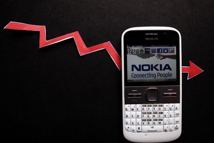 S&P Nokia'nın notunu düşürdü
