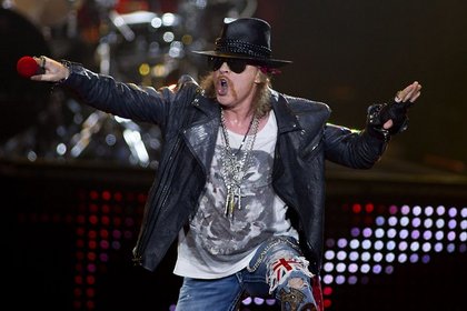 Guns N' Roses'ın solisti Paris'te soyuldu