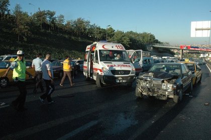 Haliç'te 11 araçlık zincirleme trafik kazası
