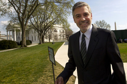 George Clooney Obama için kolları sıvadı