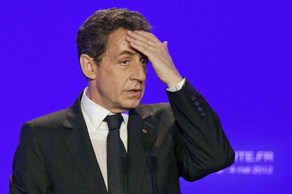Sarkozy'e polis baskını