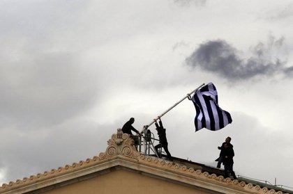 Yunanistan tahvil geri alımında hedefe yakın