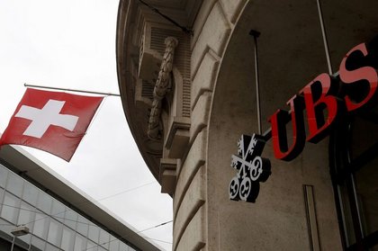 UBS frank mevduatlarını ücretlendiriyor