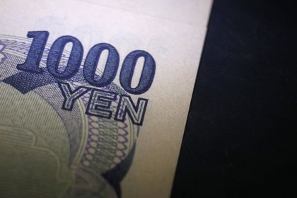 Yen 2010'un en düşük seviyesine indi