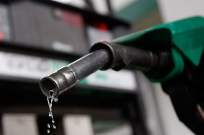 Benzinin litre fiyatı 8-10 kuruş arttı