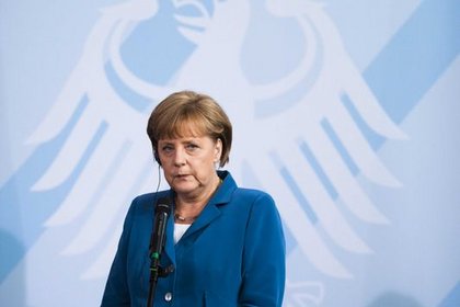 Merkel'den tüm AB üyelerine finansal işlemler vergisi çağrısı
