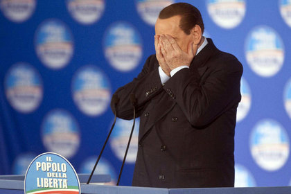 Yatırımcılar, Berlusconi ve Bersani'yi koalisyona zorluyor