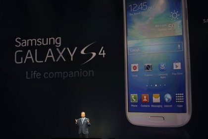 Samsung yeni silahını çekti: Galaxy S4