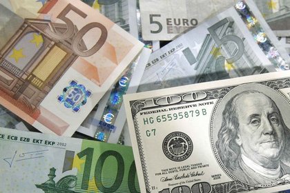 Euro Kıbrıs endişeleri ile 4 ayın en düşüğünde