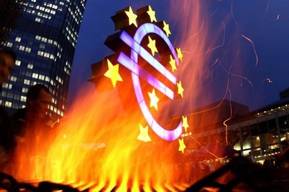 Euro verilerden olumsuz etkilendi