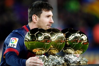 Pique: Messi dünya futbolunun standardını belirliyor