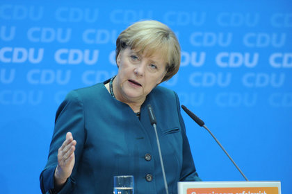 Merkel: Azınlık hükümeti düşünmüyoruz