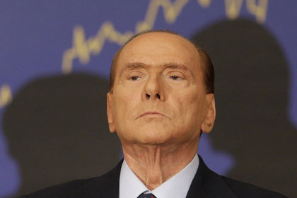 Berlusconi'nin senatörlükten azledilmesine karar verildi