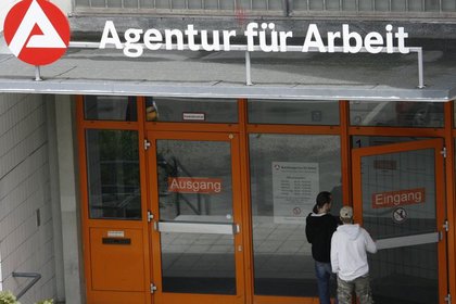 Almanya'da işsizlik yükselmeye devam ediyor