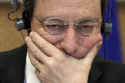Draghi deflasyon tehditiyle karşı karşıya