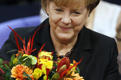 Almanya'da Merkel yeniden başbakan oldu