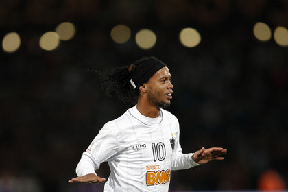 Ronaldinho, Atletico Mineiro ile sözleşme yeniledi